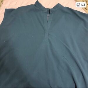 🏝️Figs Women’s Caribbean Blue Rafaela Scrub Top XL